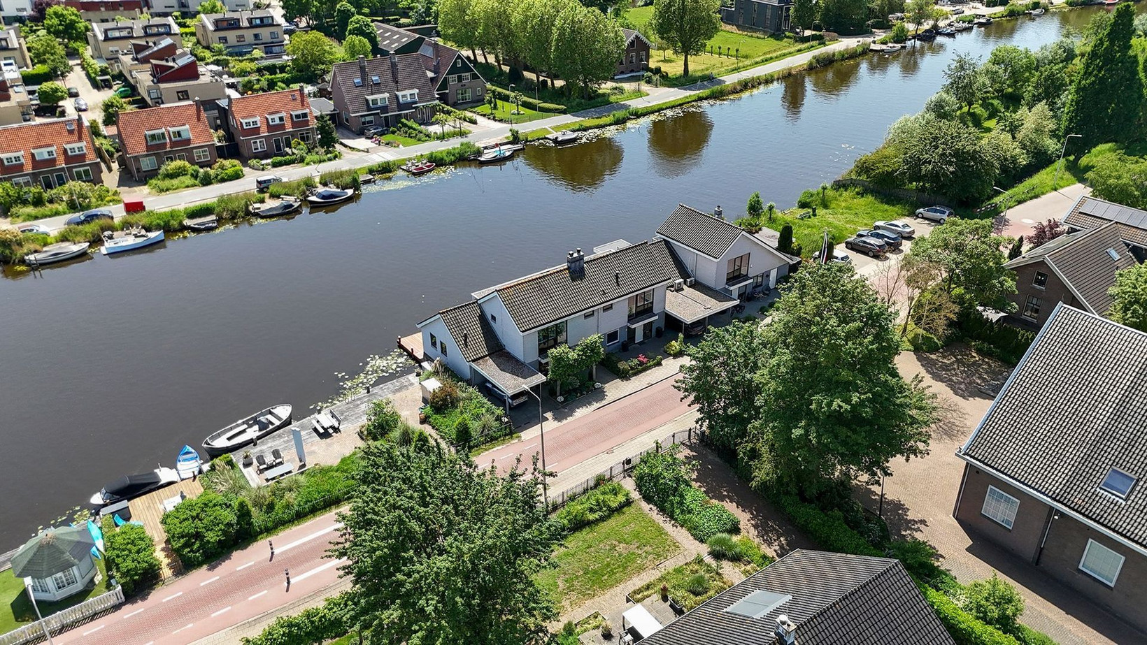 Tussenwoning te koop: Koningin Julianalaan 25, Ouderkerk Aan De Amstel