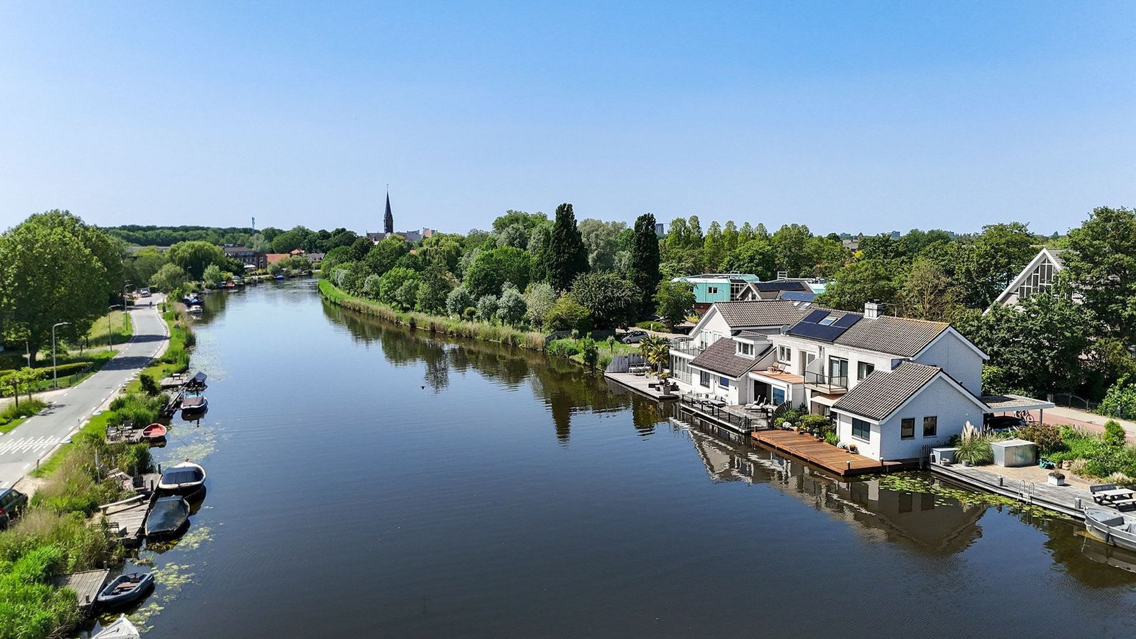 Tussenwoning te koop: Koningin Julianalaan 25, Ouderkerk Aan De Amstel