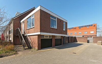 Aart van de. 63