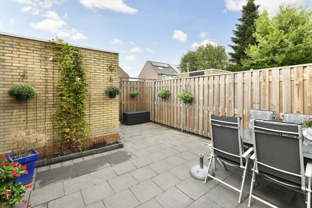 Tussenwoning te koop: Abraham Rademakerstraat 17, Ouderkerk Aan De Amstel