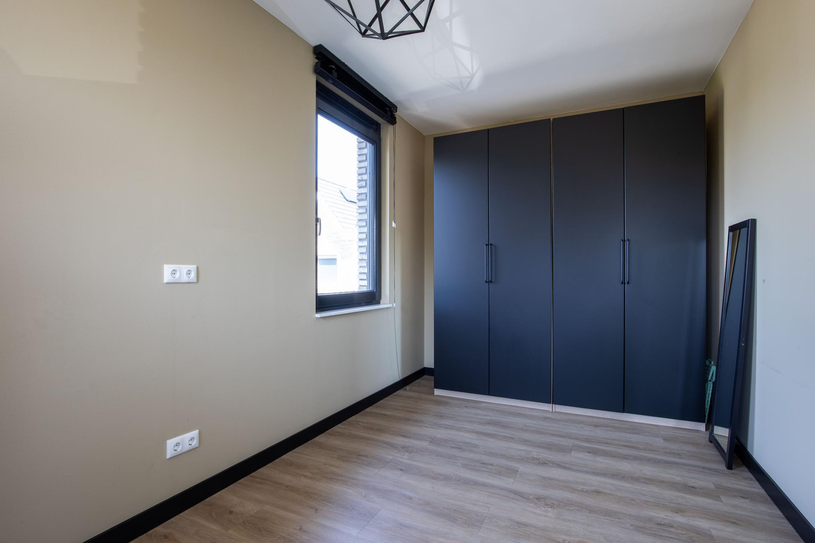 Hoekwoning te koop: Middenweg 100, Ouderkerk Aan De Amstel