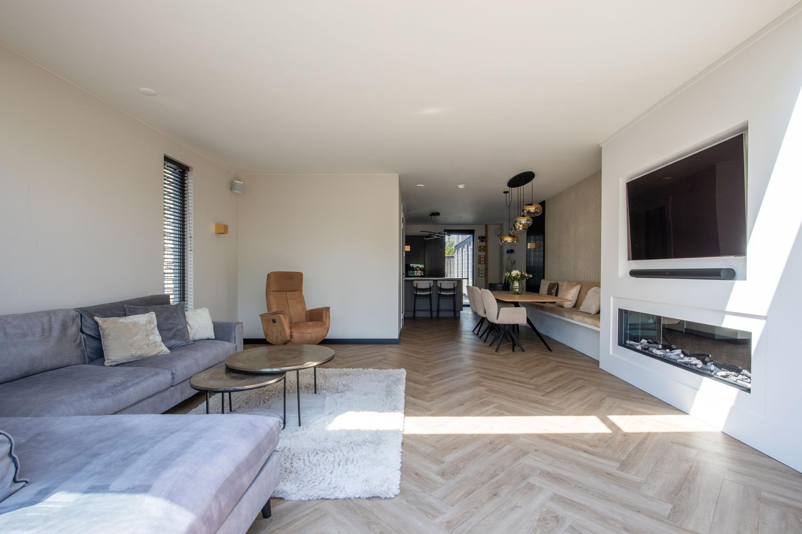 Hoekwoning te koop: Middenweg 100, Ouderkerk Aan De Amstel