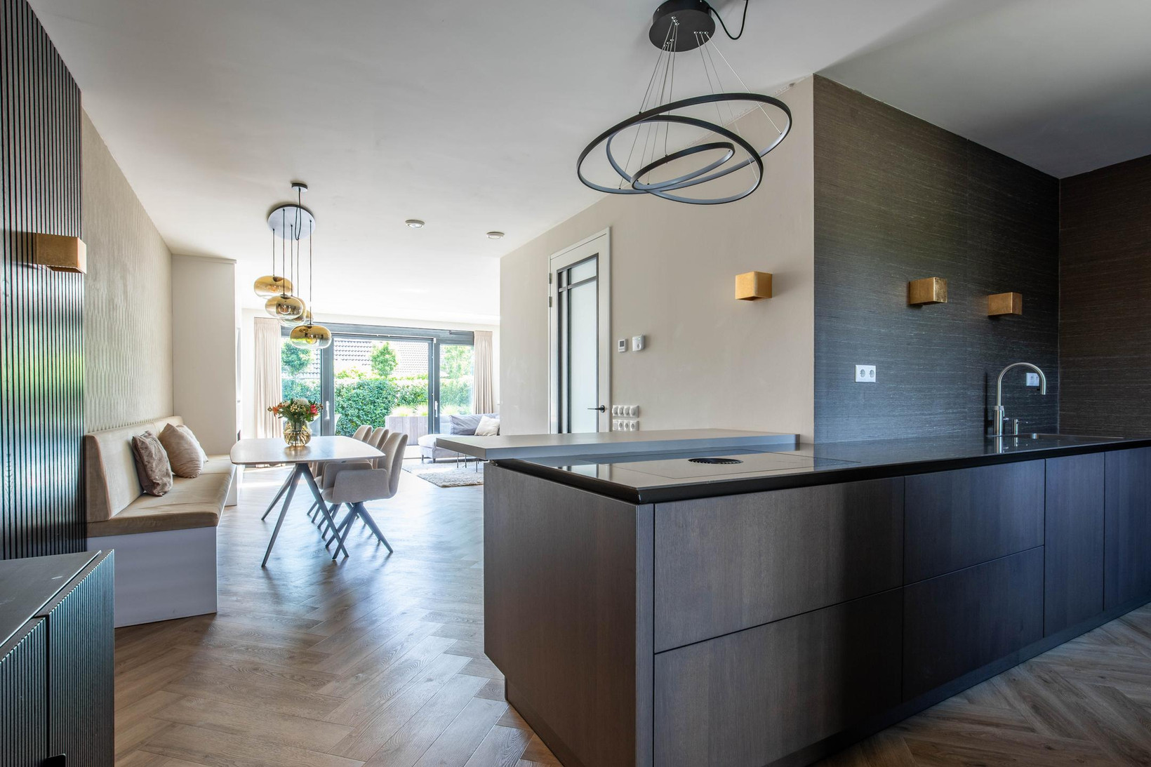 Hoekwoning te koop: Middenweg 100, Ouderkerk Aan De Amstel