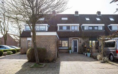 Hoofdenburg 135