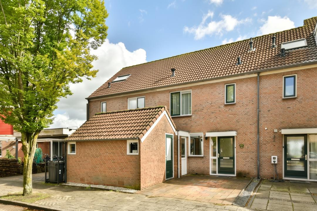 Tussenwoning te koop: Overweg 155, Ouderkerk Aan De Amstel
