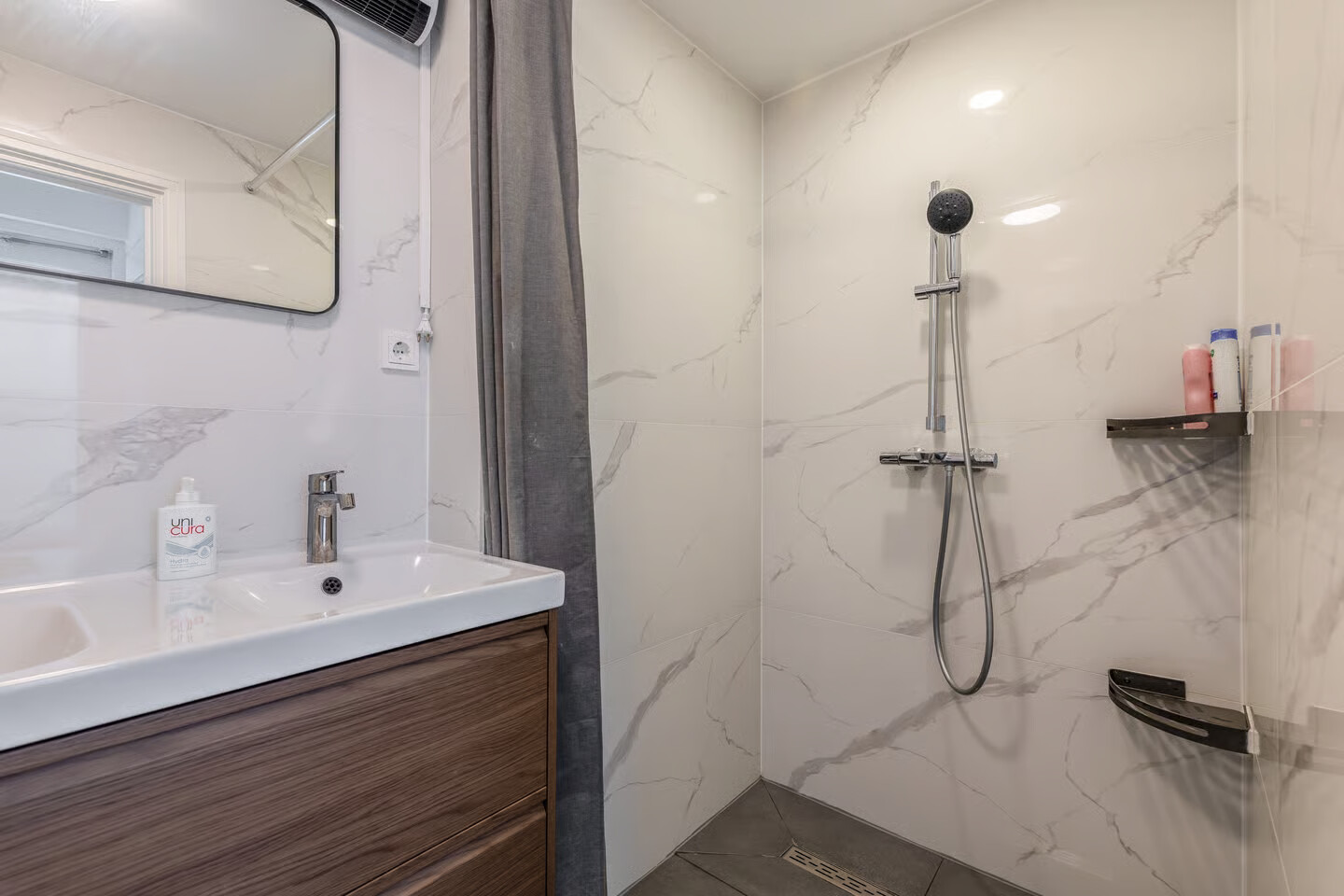 Hoekwoning te koop: Kerklaan 35, Hilversum