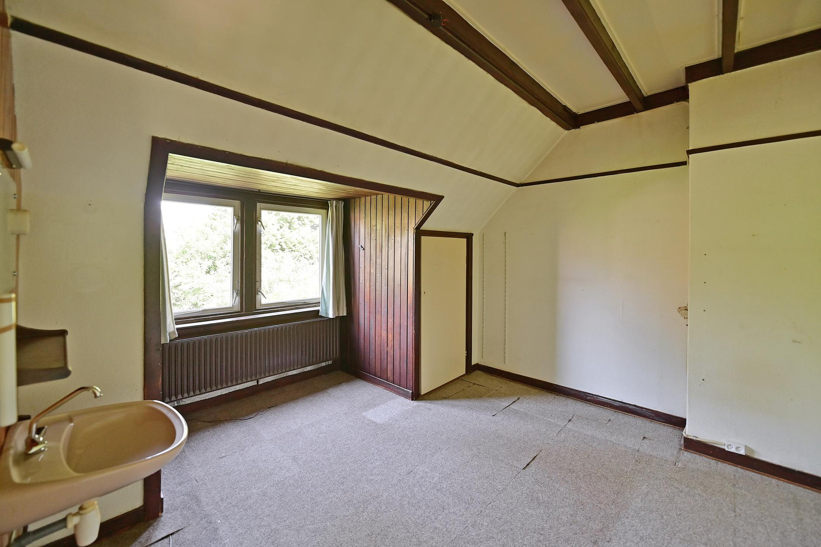 Tussenwoning te koop: Van Ostadelaan 15, Hilversum
