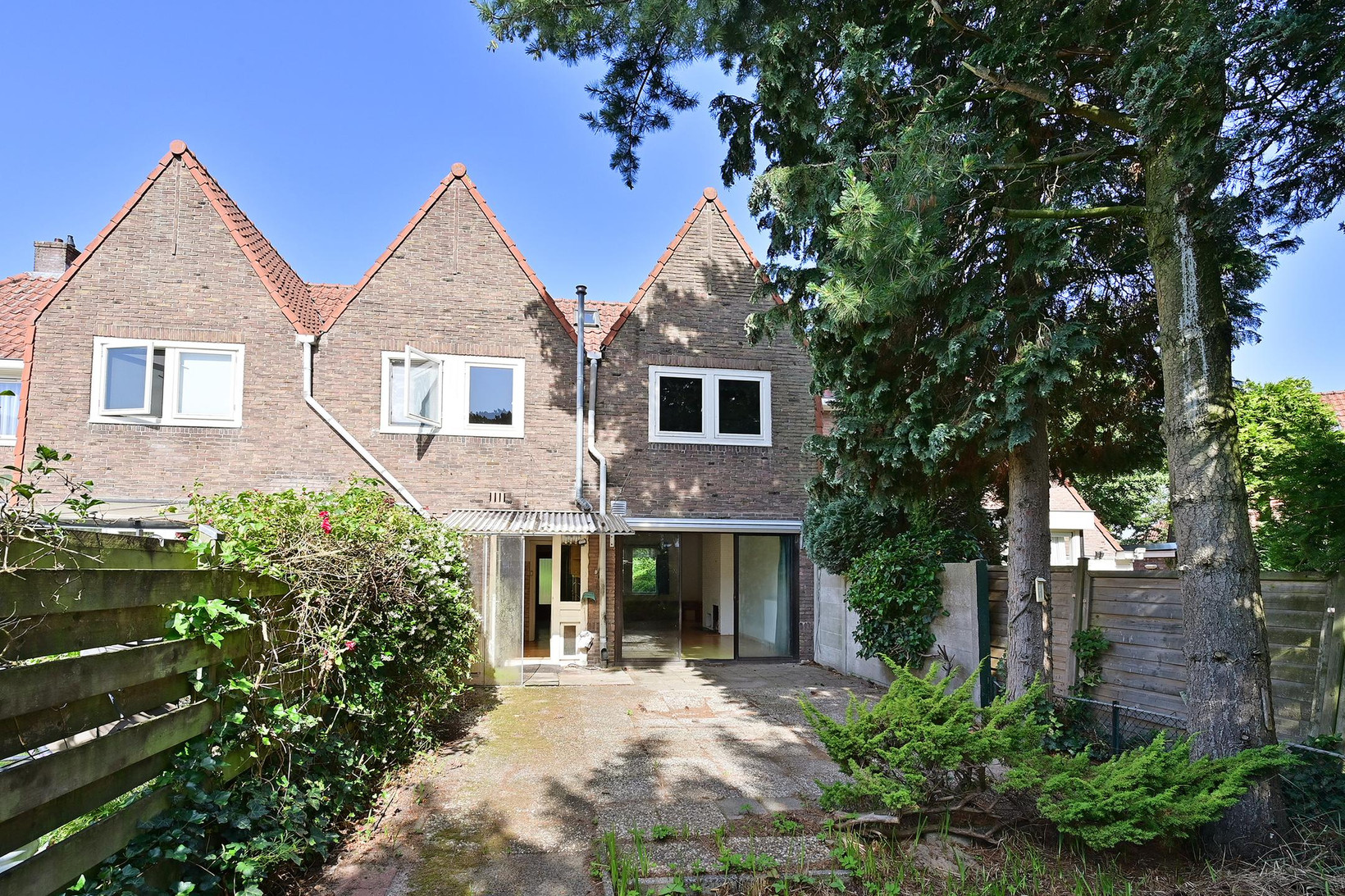 Tussenwoning te koop: Van Ostadelaan 15, Hilversum
