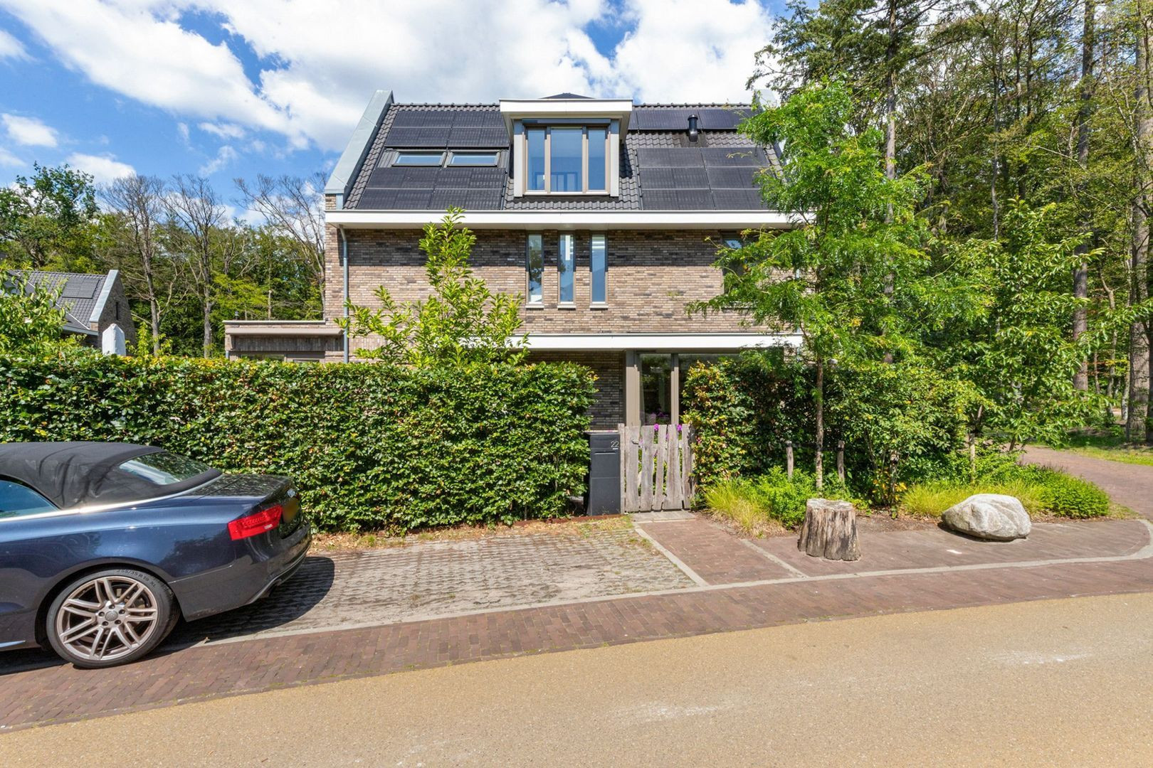 Twee-onder-één-kap te koop: Rondeellaan 22, Hilversum