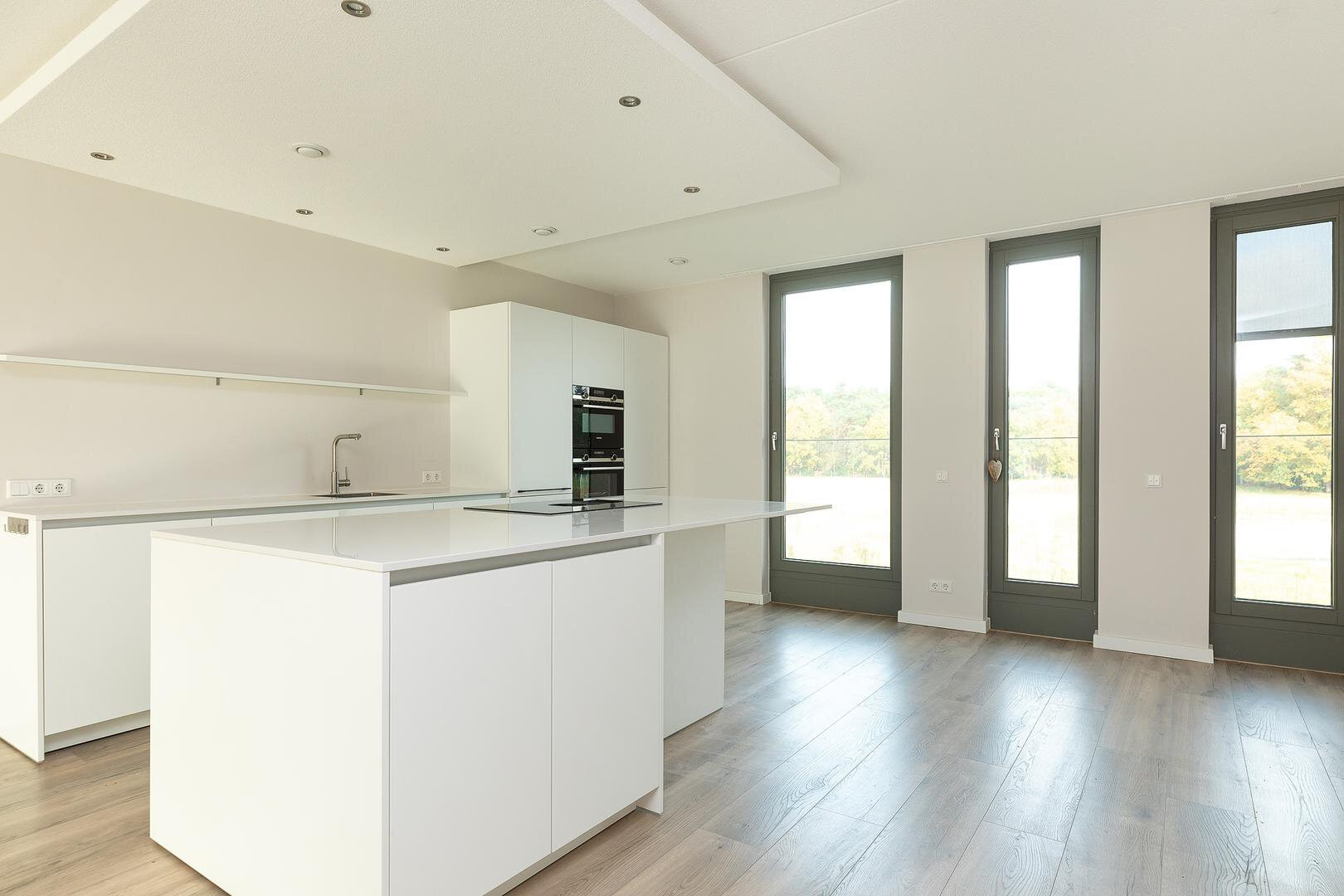Tussenwoning te koop: Struikheidelaan 77, Hilversum