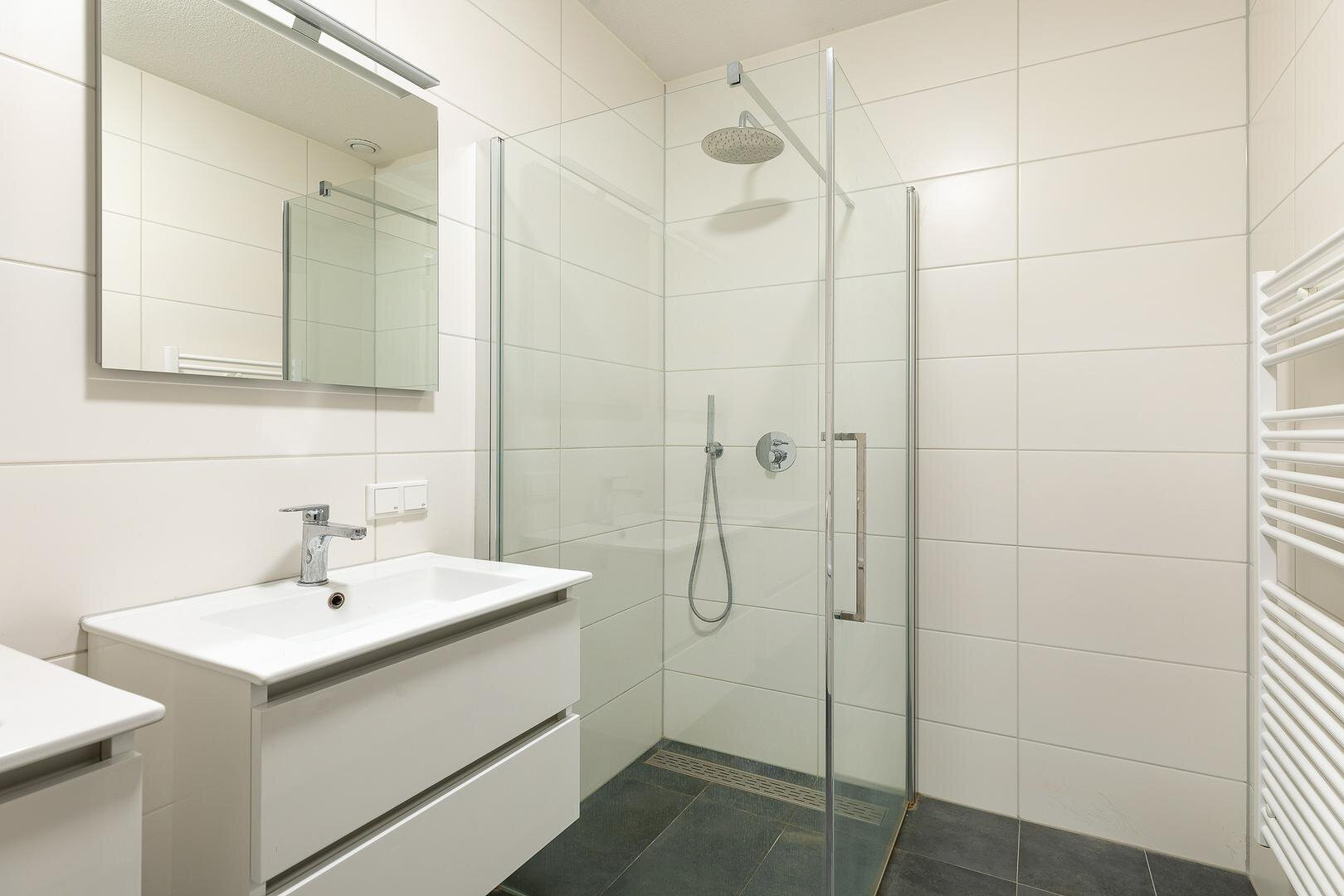 Tussenwoning te koop: Struikheidelaan 77, Hilversum