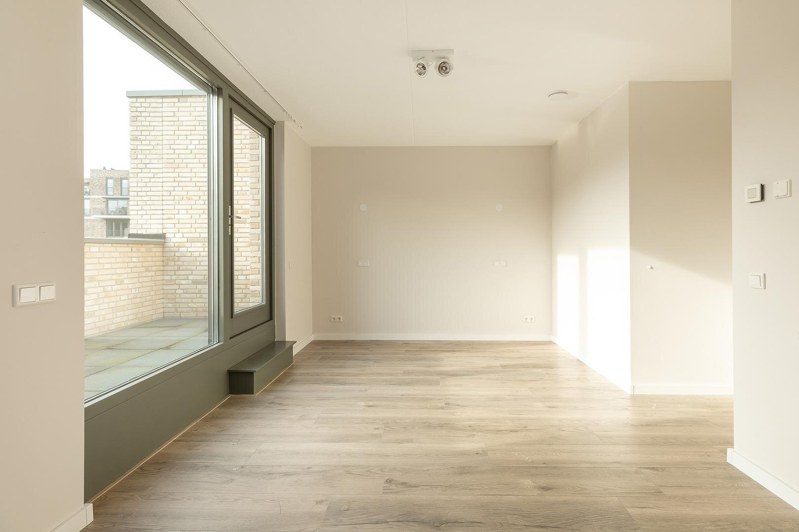 Tussenwoning te koop: Struikheidelaan 77, Hilversum
