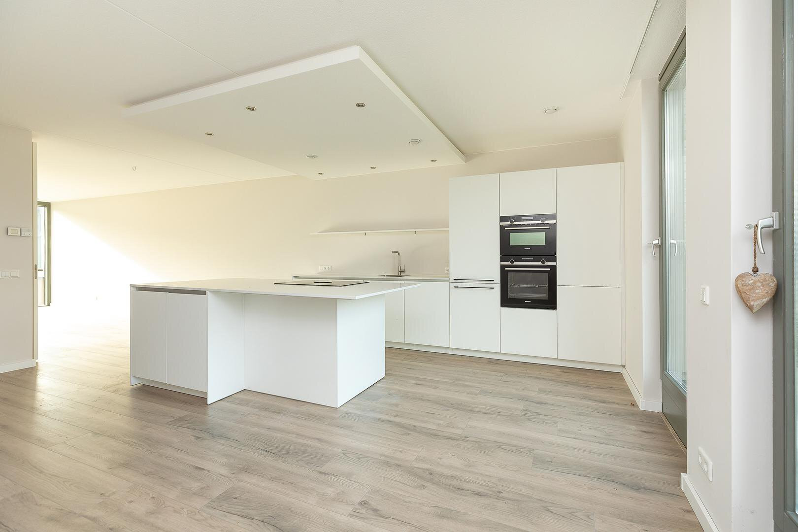 Tussenwoning te koop: Struikheidelaan 77, Hilversum