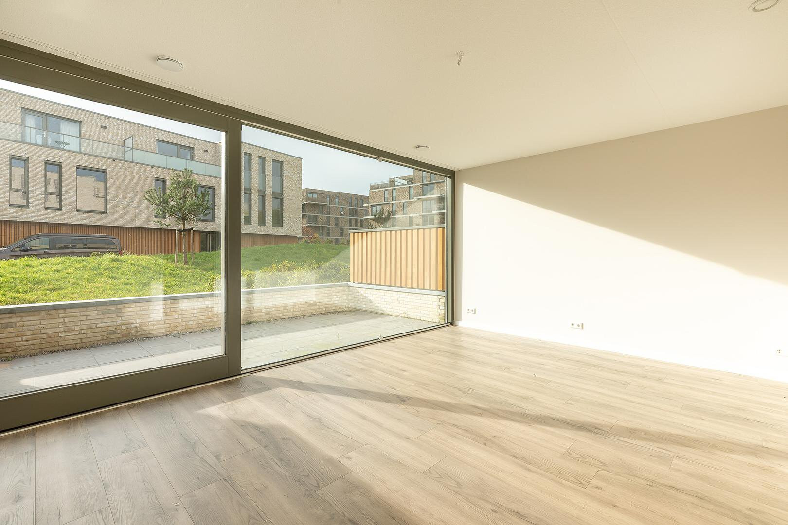 Tussenwoning te koop: Struikheidelaan 77, Hilversum