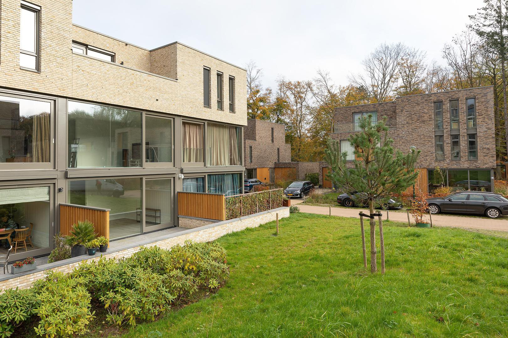 Tussenwoning te koop: Struikheidelaan 77, Hilversum