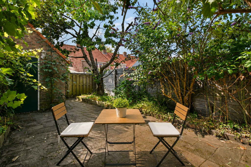 Tussenwoning te koop: Crocusstraat 22, Hilversum