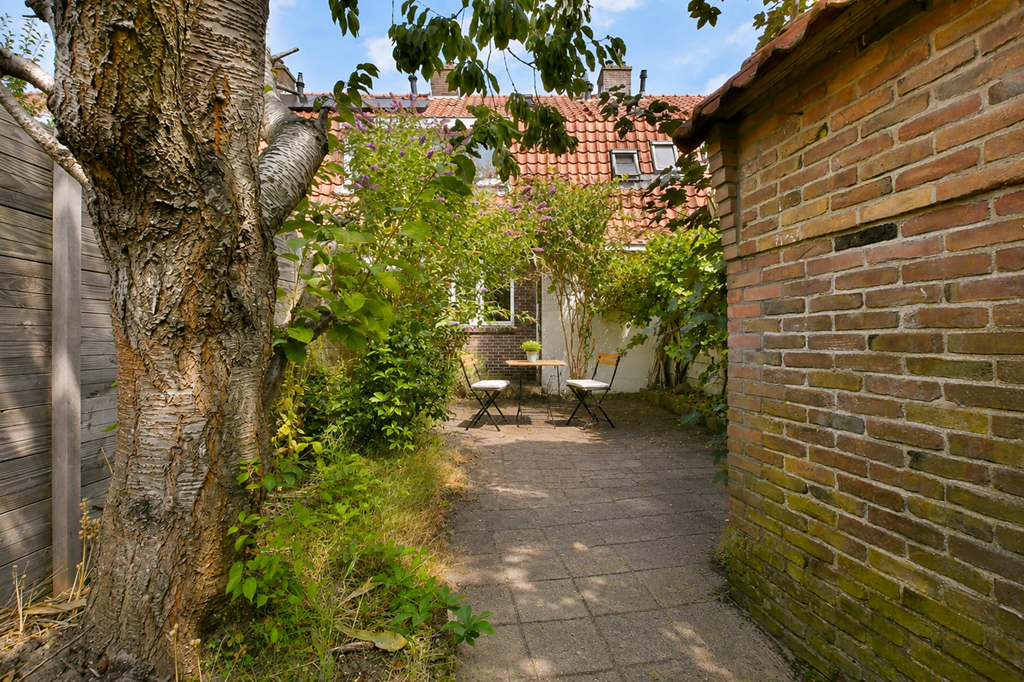 Tussenwoning te koop: Crocusstraat 22, Hilversum
