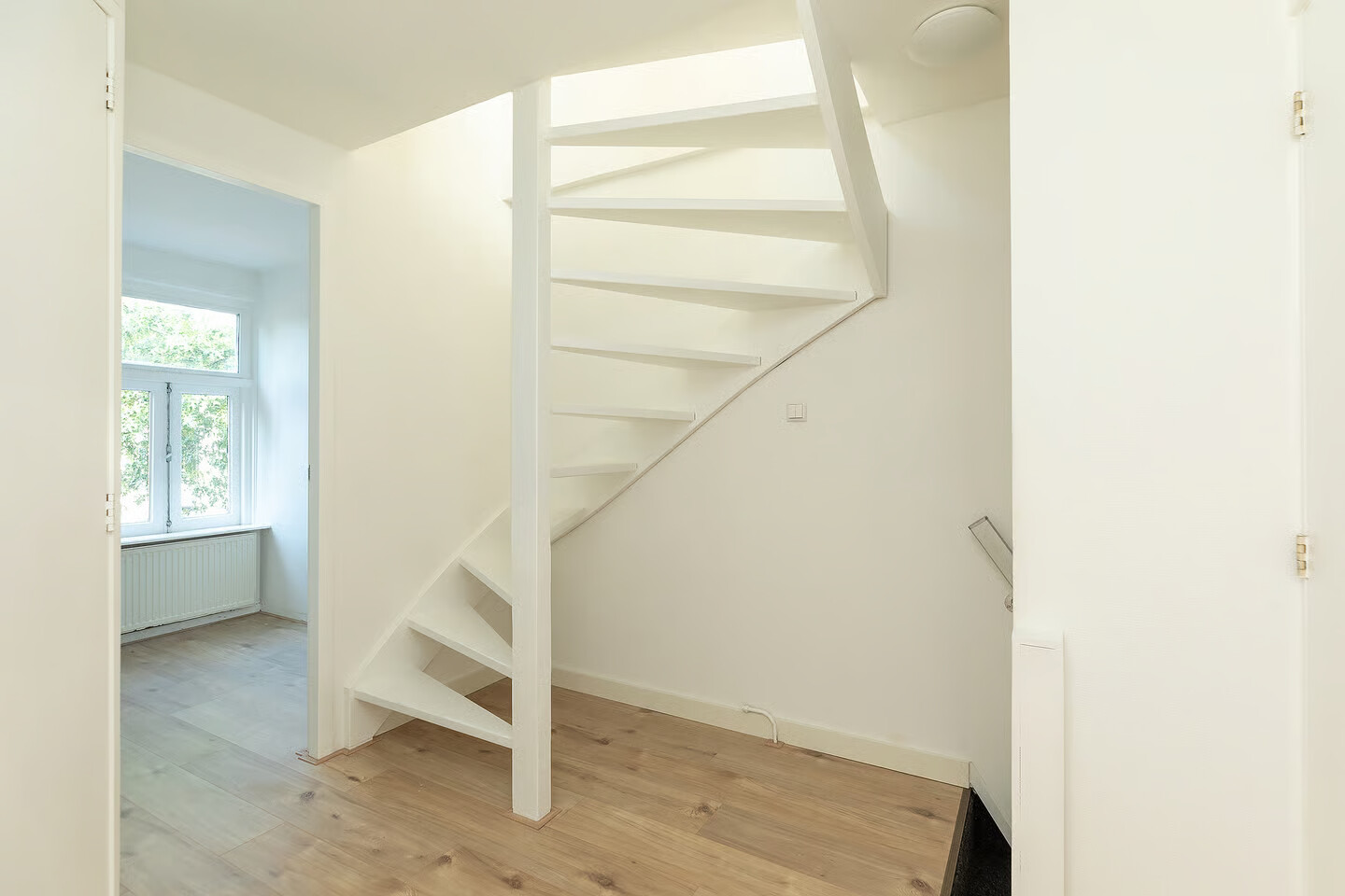 Tussenwoning te koop: Hilvertsweg 163, Hilversum