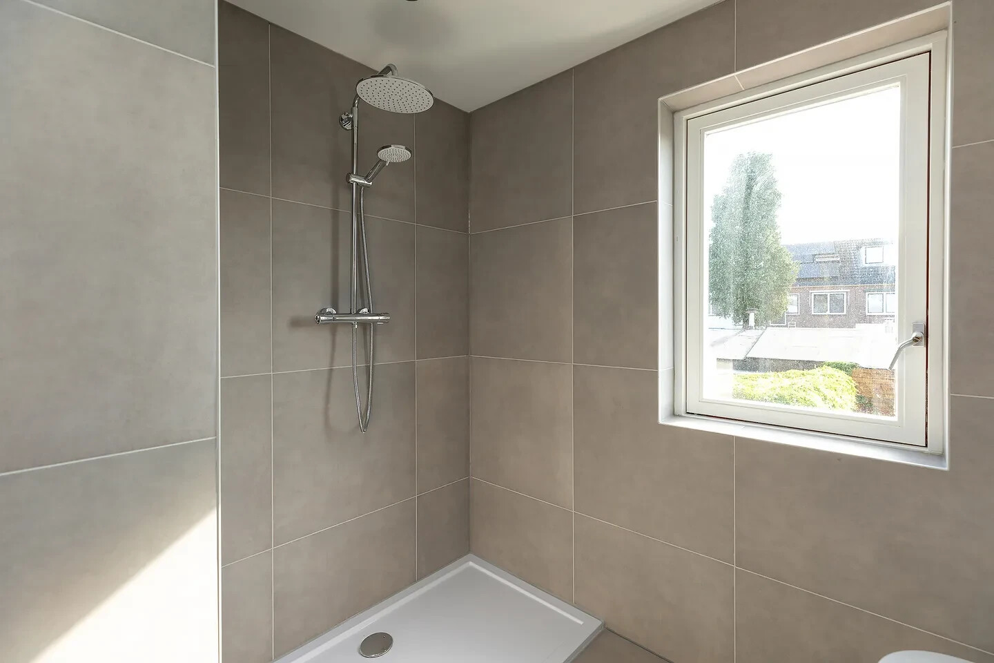 Tussenwoning te koop: Hilvertsweg 163, Hilversum