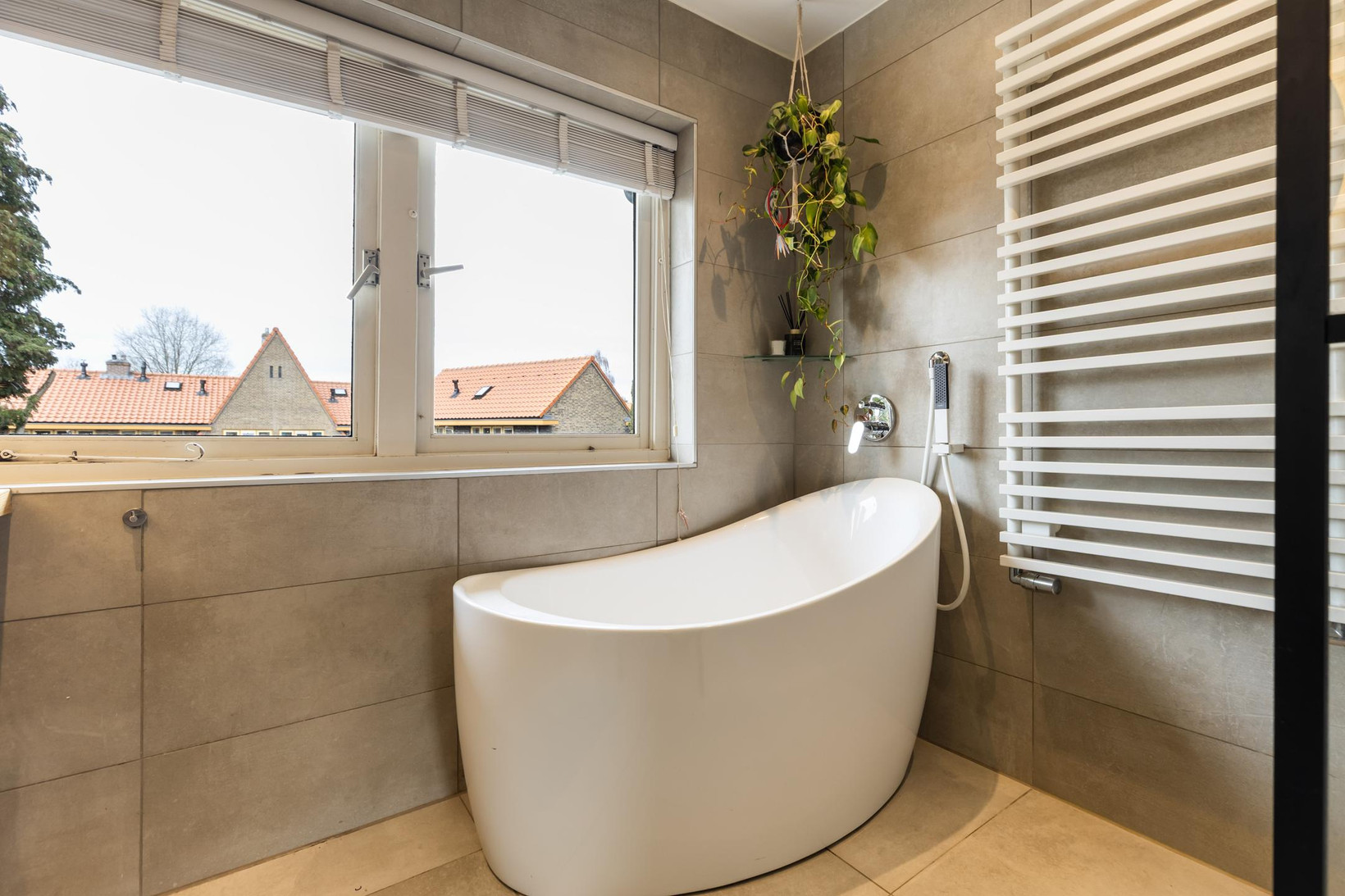 Tussenwoning te koop: Hilvertsweg 198, Hilversum