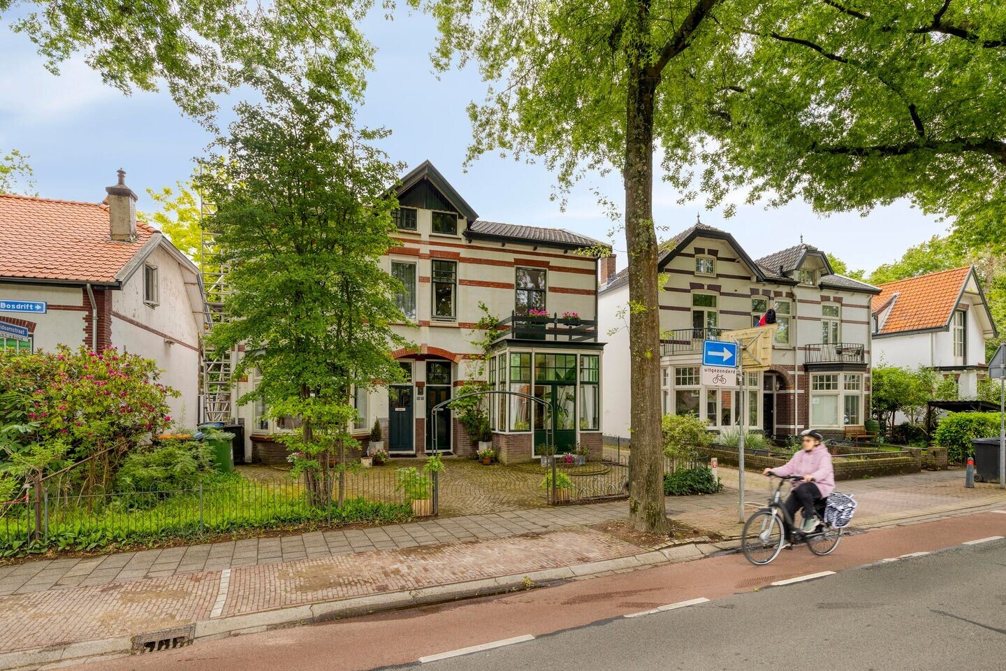 Twee-onder-één-kap te koop: Bosdrift 22, Hilversum