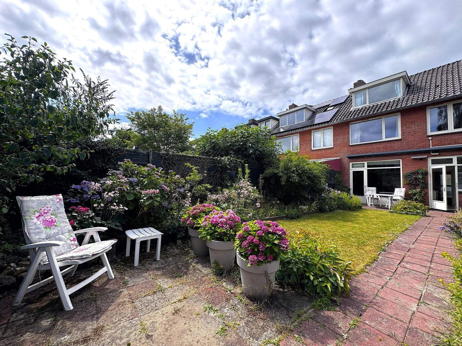 Tussenwoning te koop: Van Wassenaerlaan 5, Hilversum