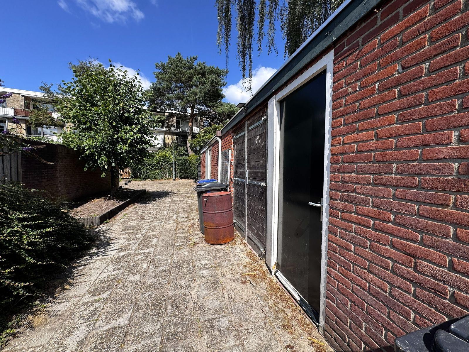 Tussenwoning te koop: Van Wassenaerlaan 5, Hilversum