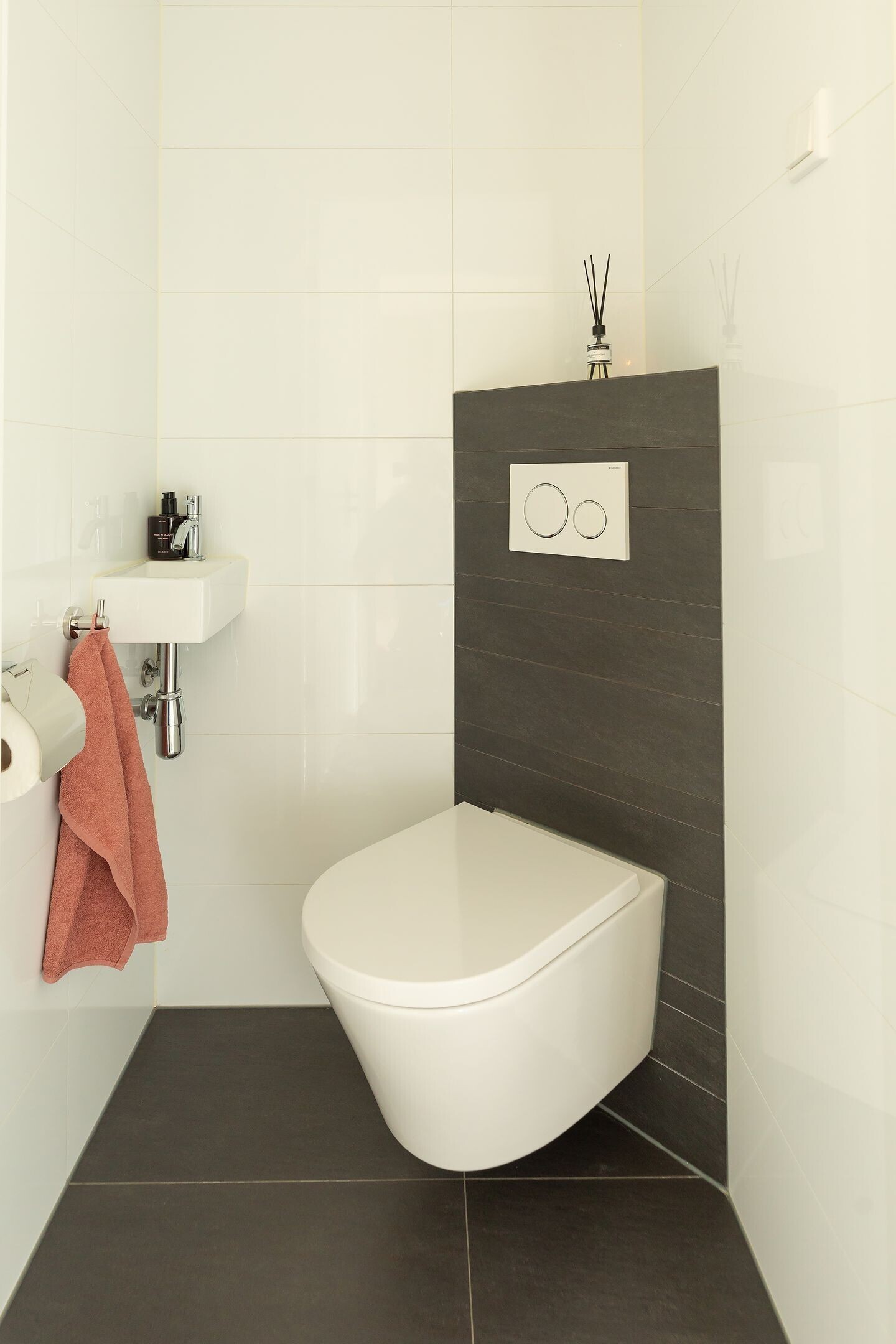 Tussenwoning te koop: Van Brakellaan 22, Hilversum