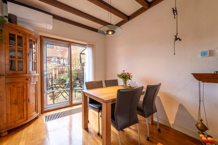 Hoekwoning te koop: Hazenstraat 70, Hilversum
