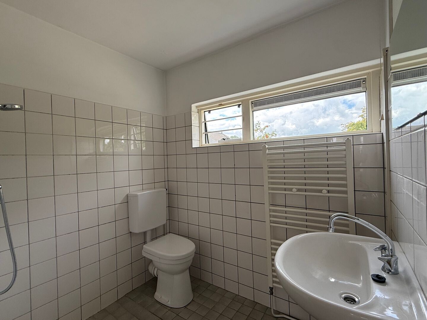 Tussenwoning te koop: Augustinushof 12, Hilversum