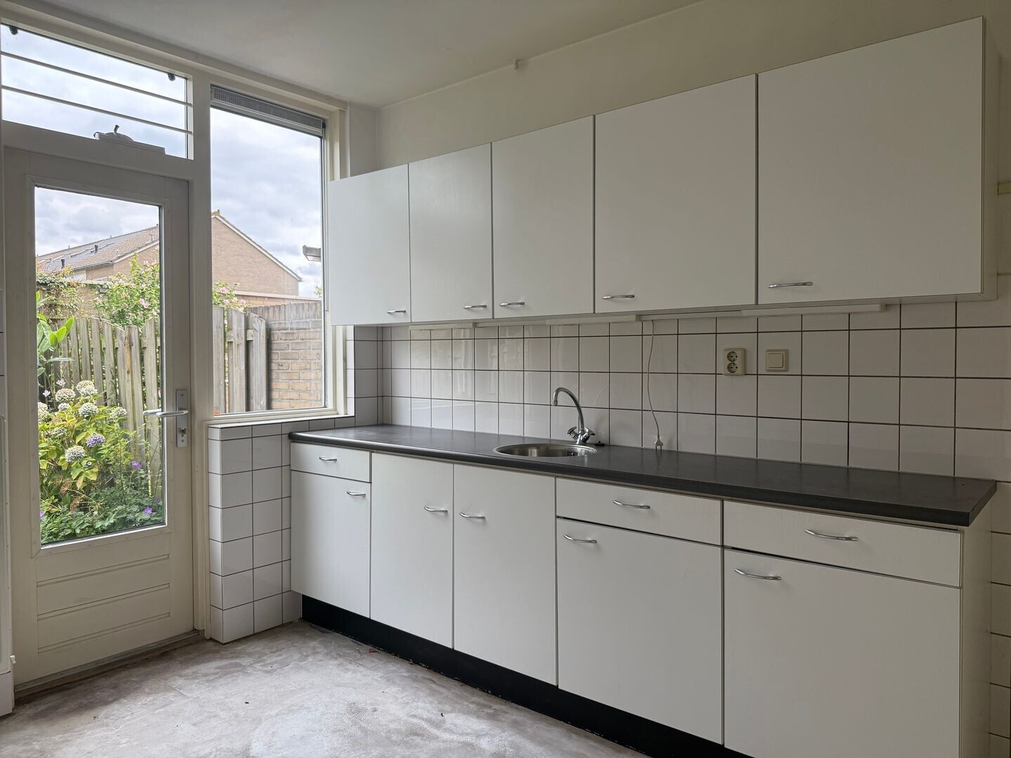 Tussenwoning te koop: Augustinushof 12, Hilversum