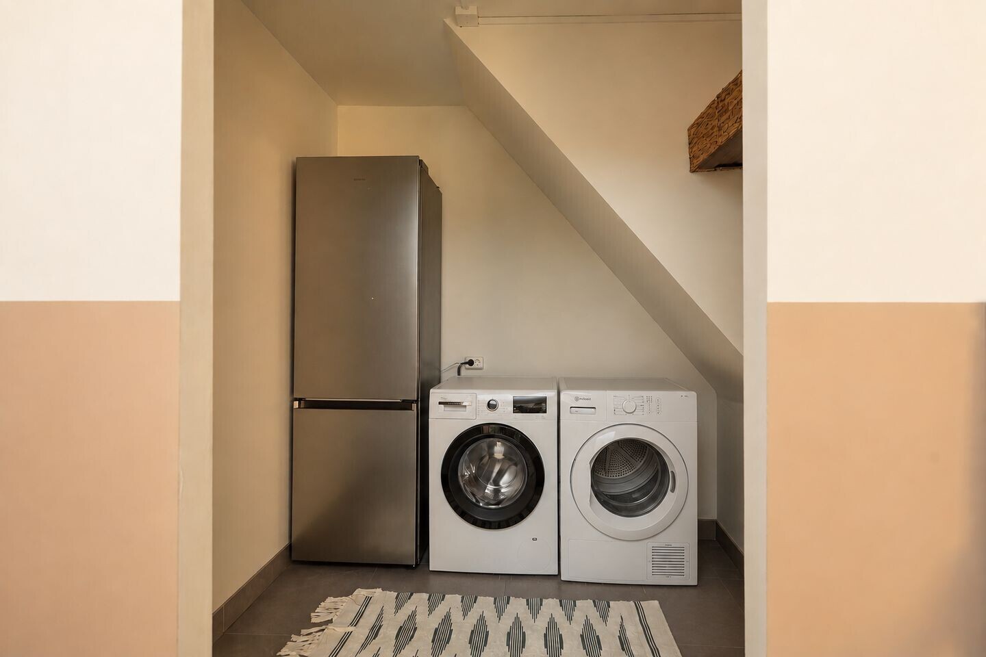 Tussenwoning te koop: Kloosterlaan 144, Hilversum