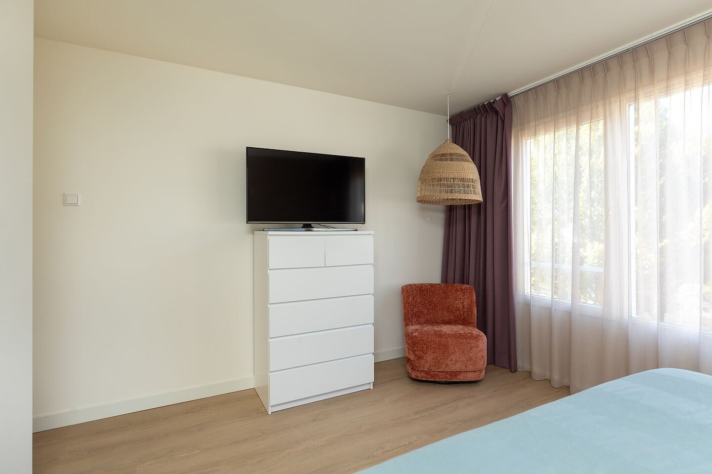 Tussenwoning te koop: Kloosterlaan 144, Hilversum