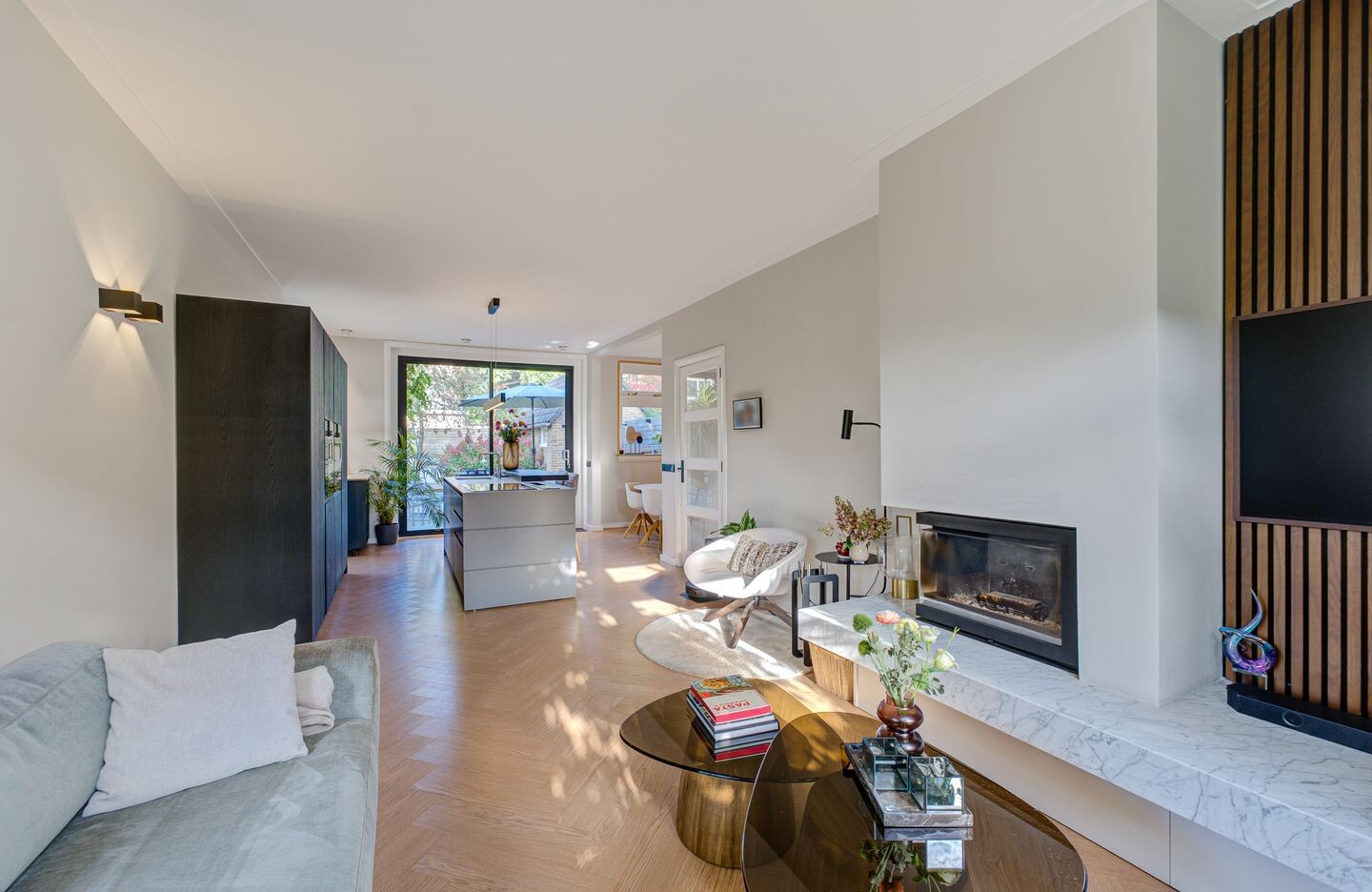 Vrijstaande woning te koop: Badhuislaan 8, Hilversum