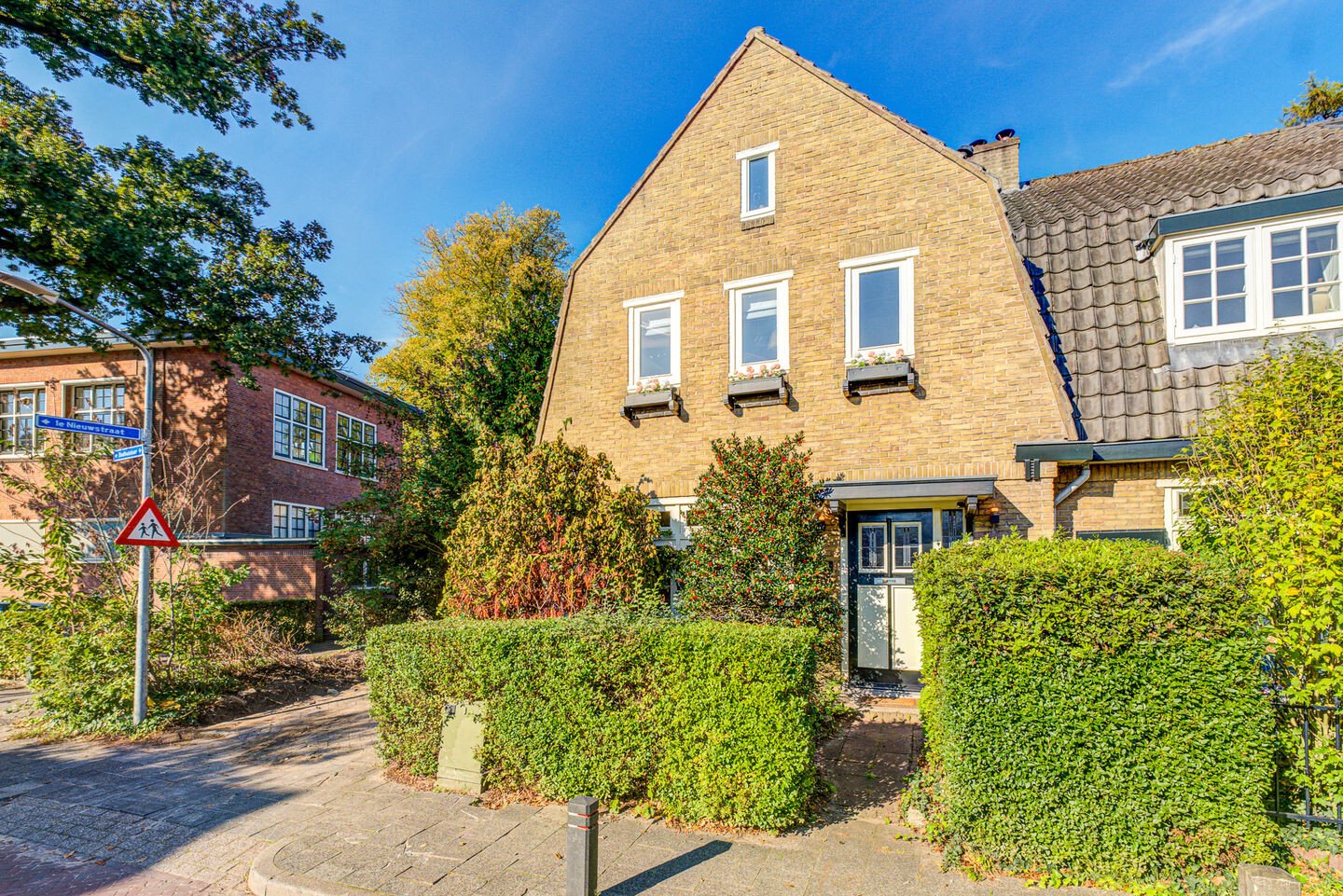 Vrijstaande woning te koop: Badhuislaan 8, Hilversum