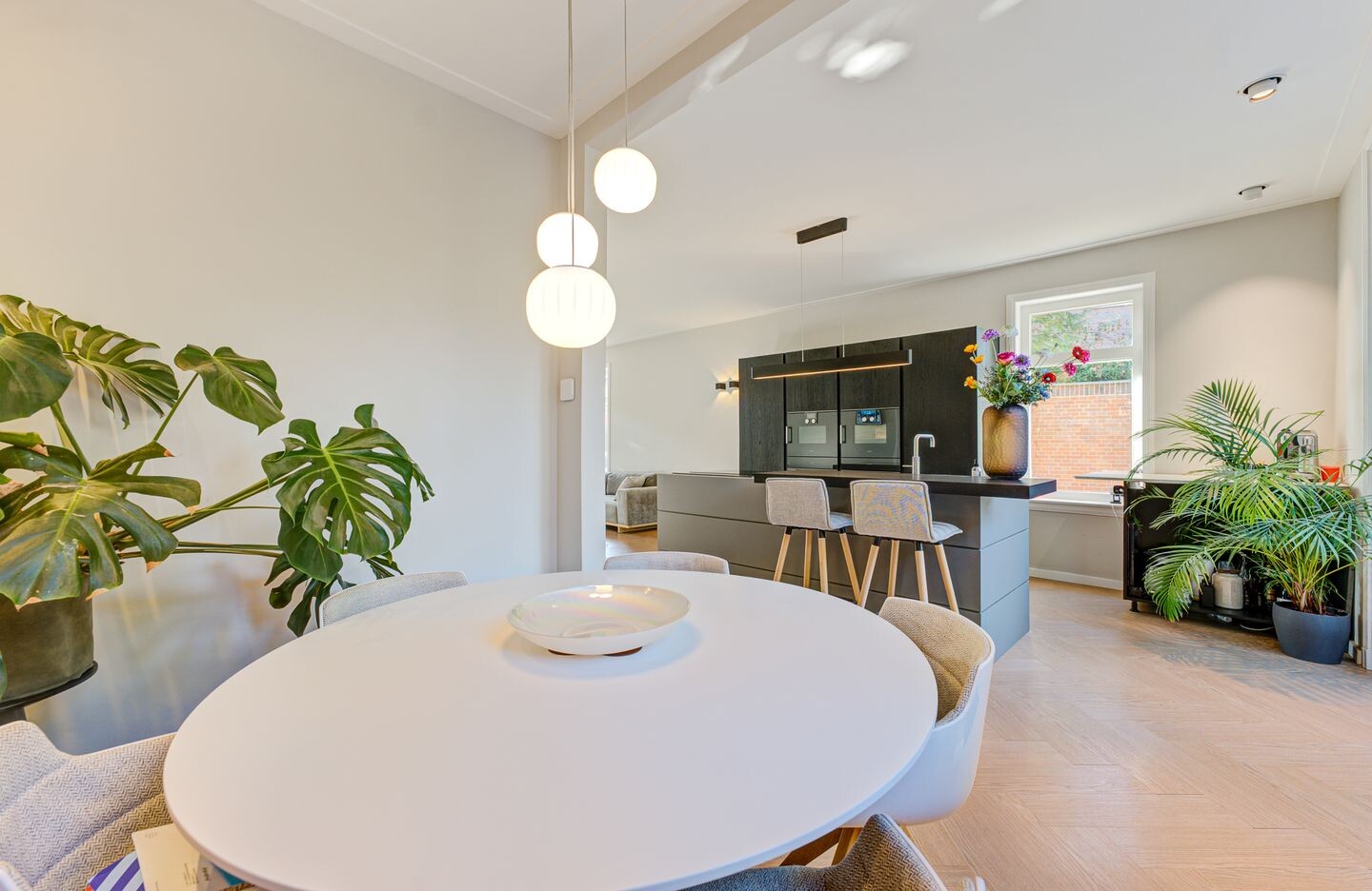 Vrijstaande woning te koop: Badhuislaan 8, Hilversum