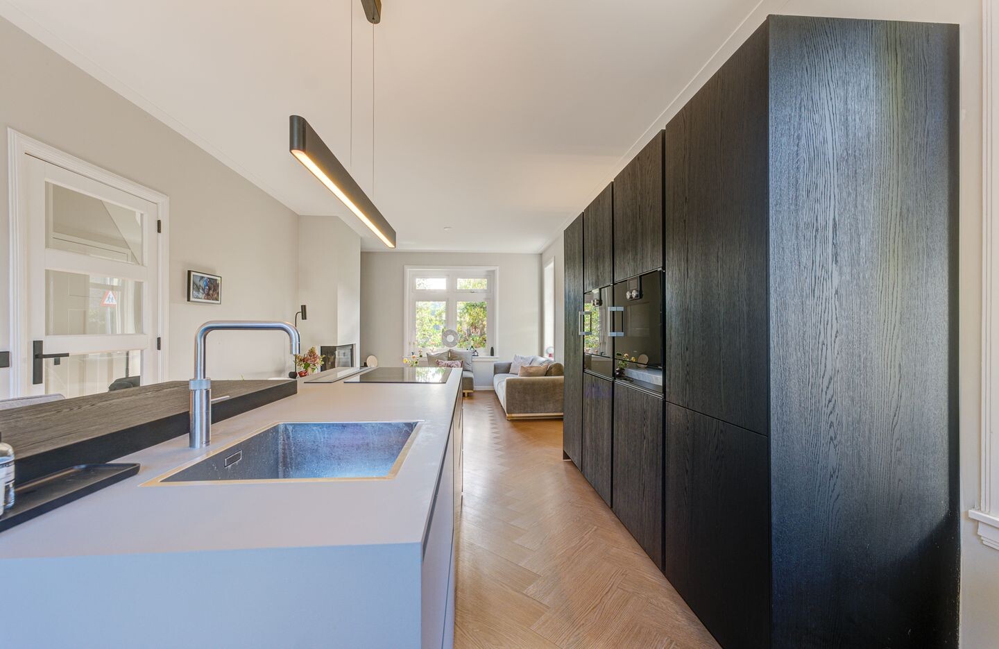 Vrijstaande woning te koop: Badhuislaan 8, Hilversum