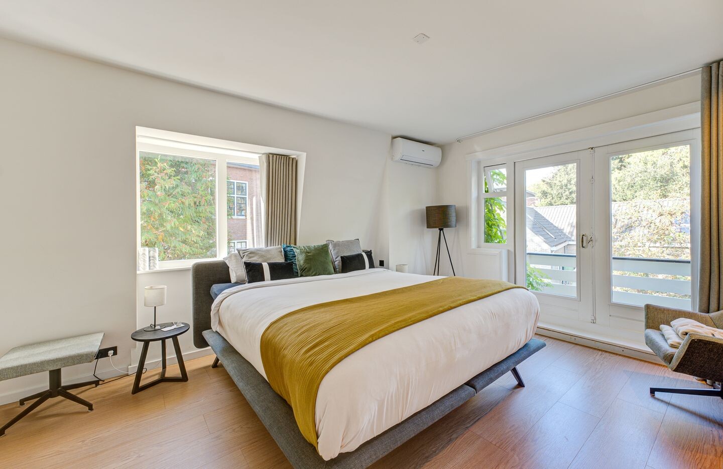 Vrijstaande woning te koop: Badhuislaan 8, Hilversum