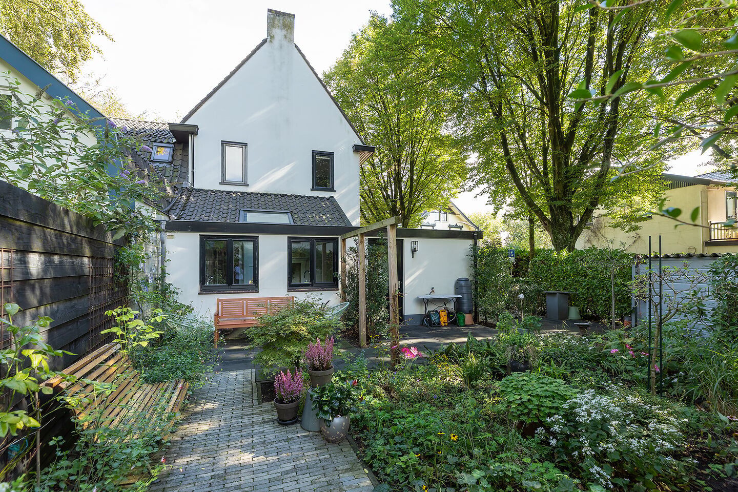 Twee-onder-één-kap te koop: Otto'slaan 2, Hilversum