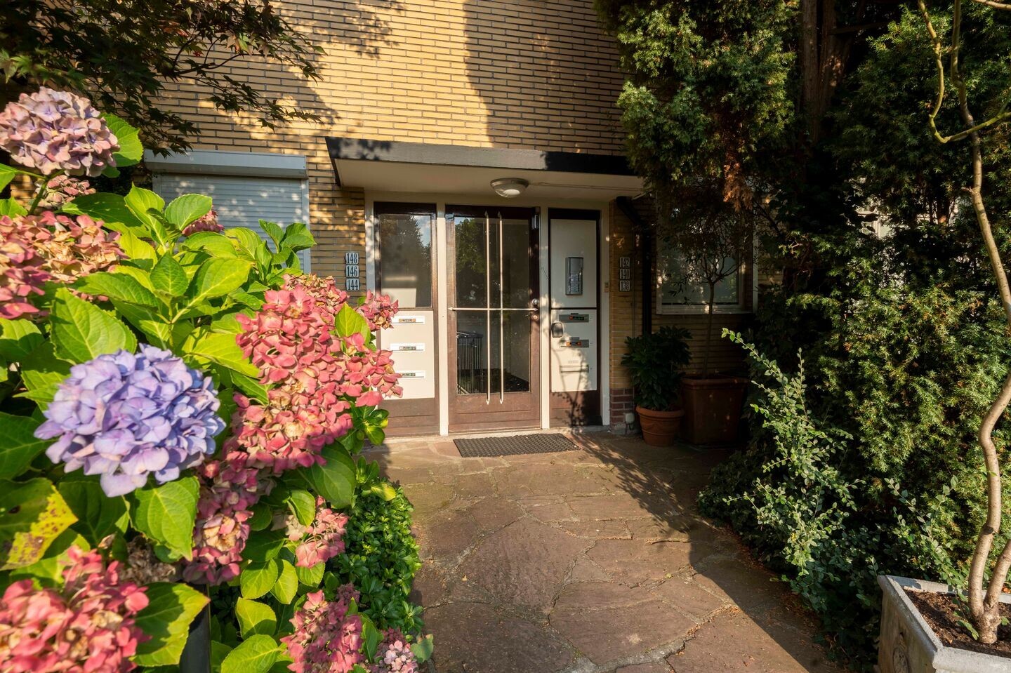 Appartement te koop: Vaartweg 142, Hilversum
