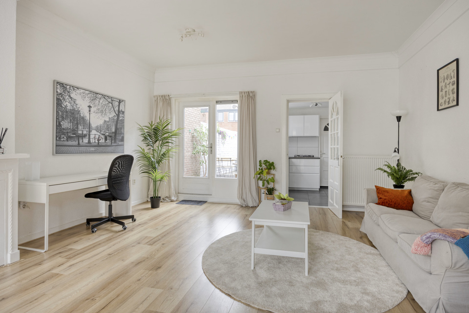 Tussenwoning te koop: Leeghwaterstraat 126, Hilversum