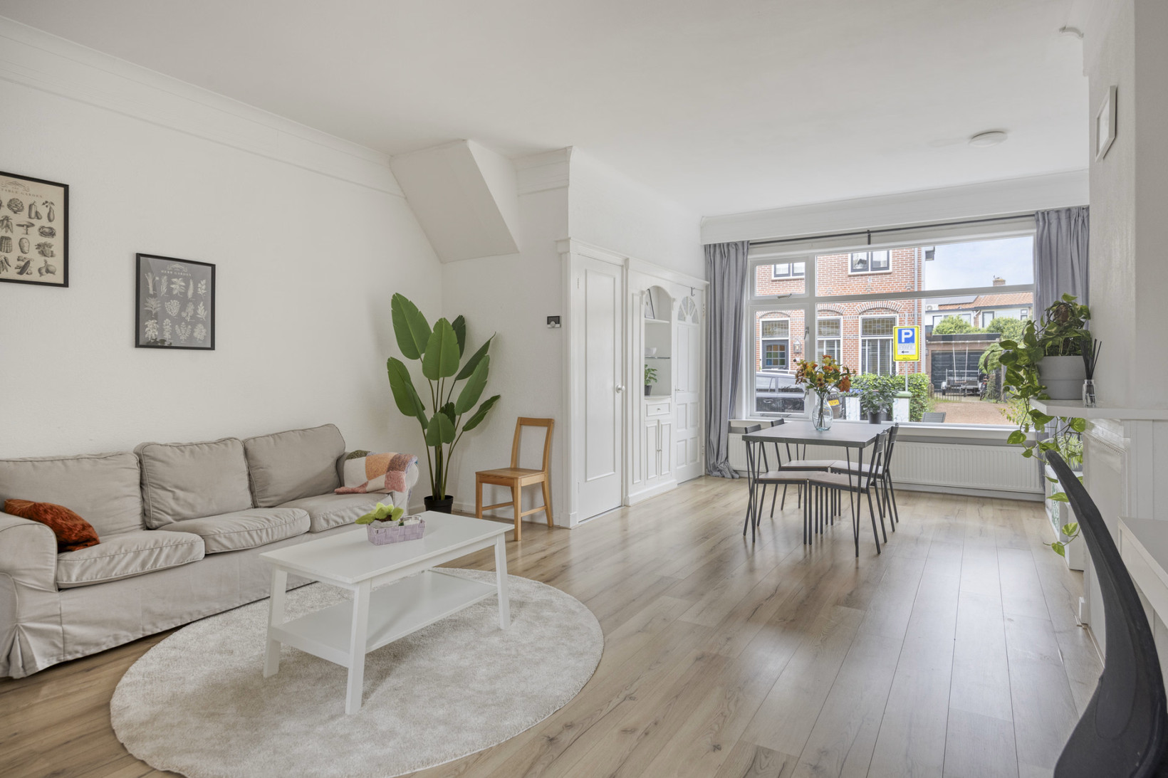 Tussenwoning te koop: Leeghwaterstraat 126, Hilversum
