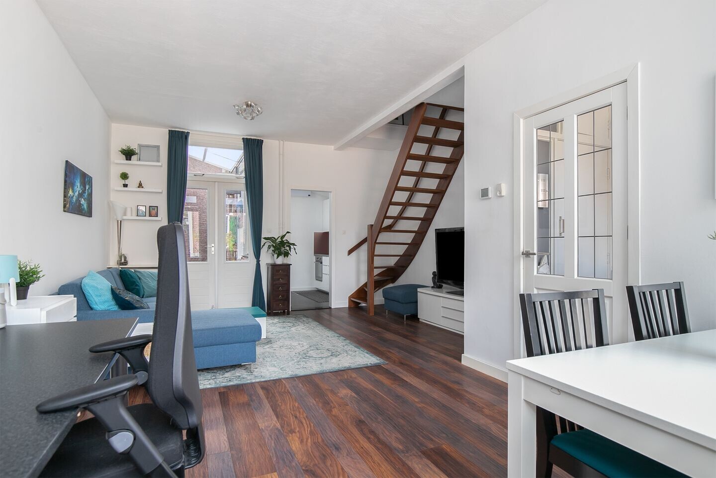 Tussenwoning te koop: Geuzenweg 81, Hilversum