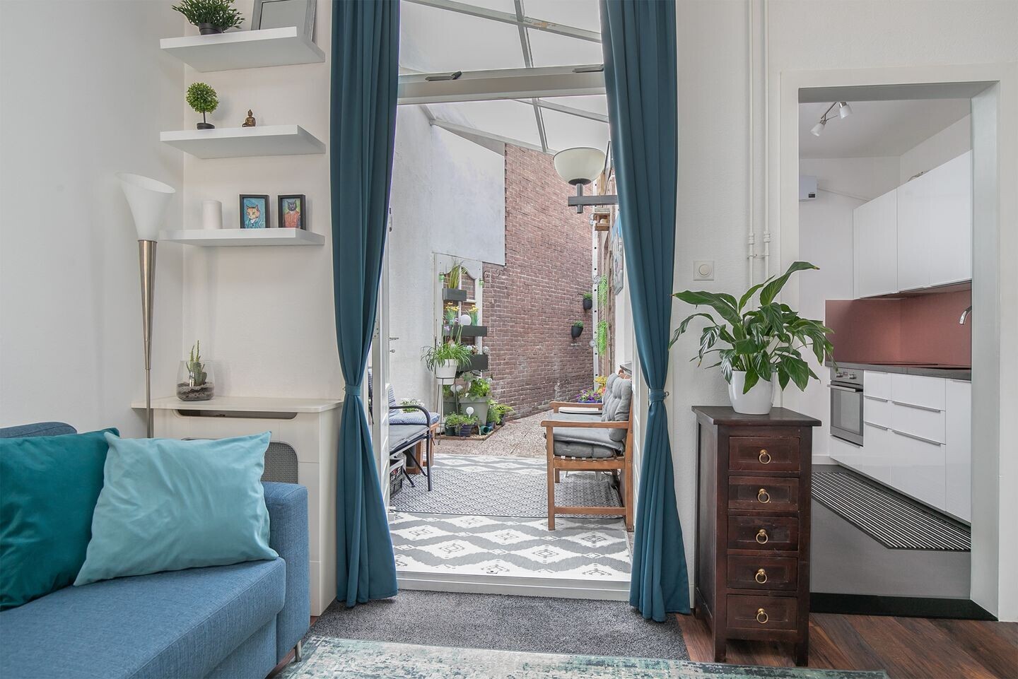 Tussenwoning te koop: Geuzenweg 81, Hilversum