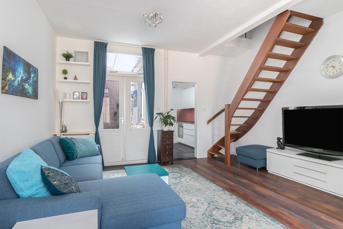Tussenwoning te koop: Geuzenweg 81, Hilversum