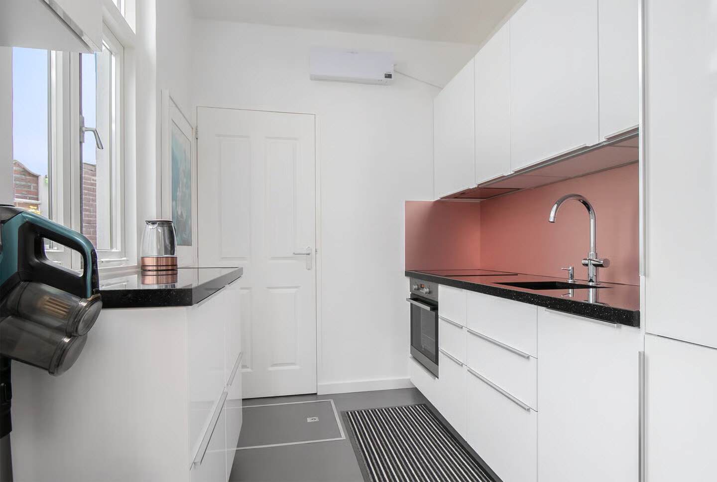 Tussenwoning te koop: Geuzenweg 81, Hilversum