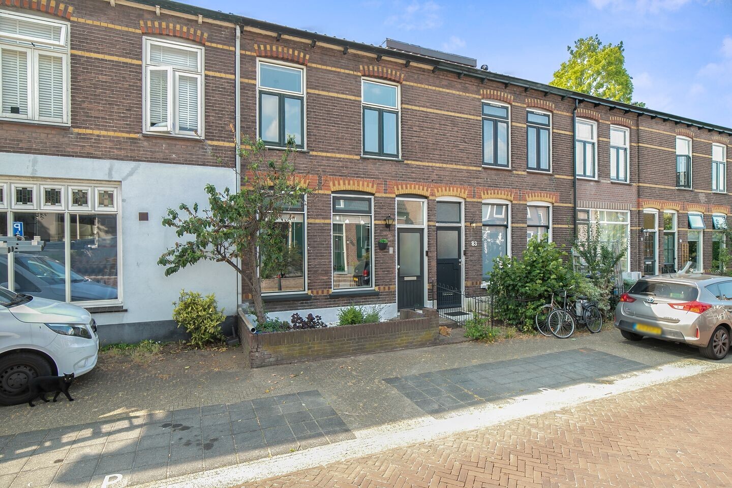 Tussenwoning te koop: Geuzenweg 81, Hilversum