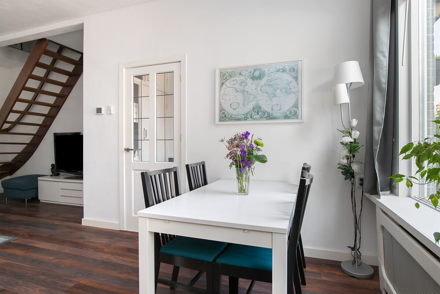 Tussenwoning te koop: Geuzenweg 81, Hilversum
