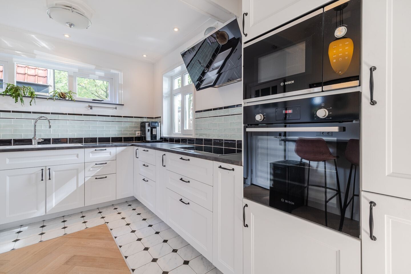 Hoekwoning te koop: Lorentzweg 73, Hilversum