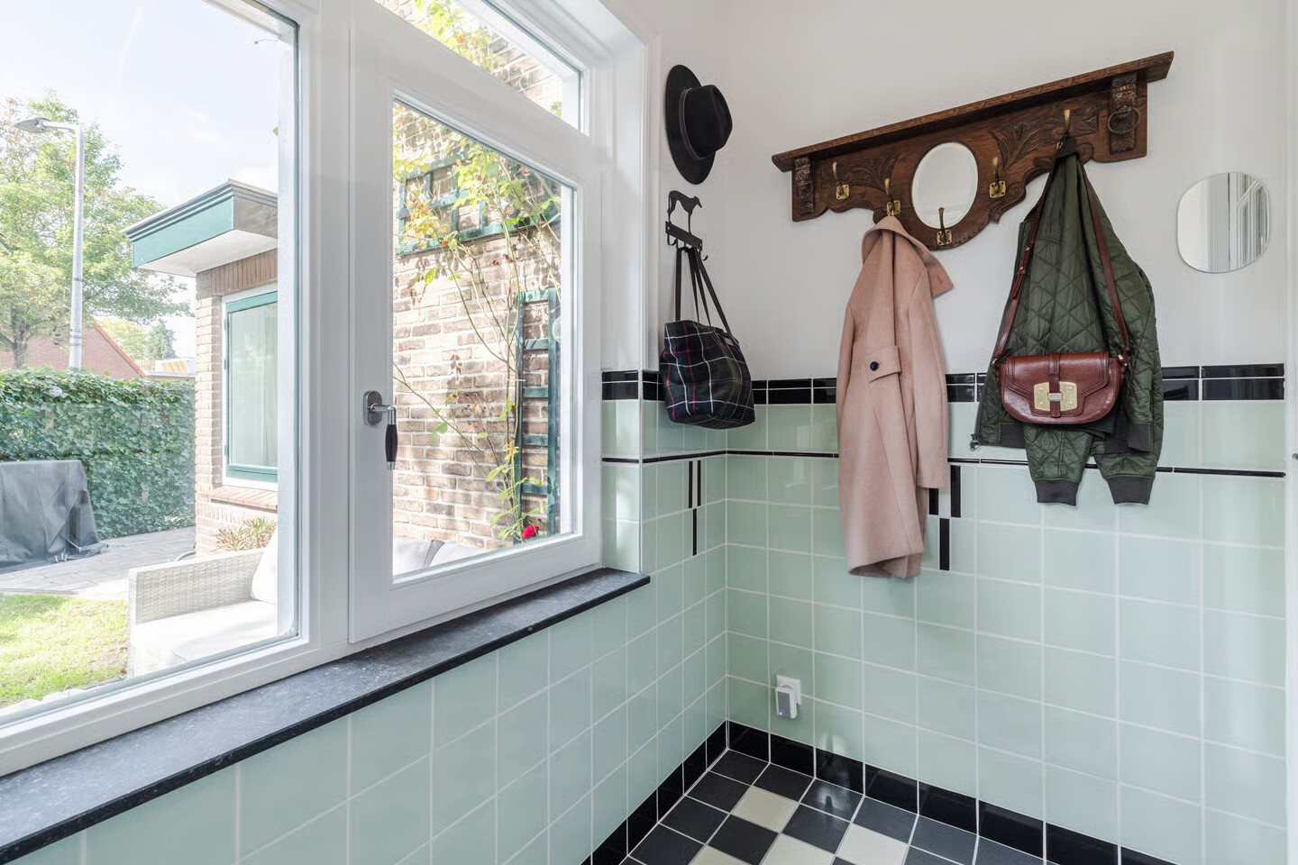 Hoekwoning te koop: Lorentzweg 73, Hilversum